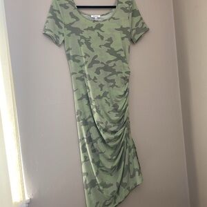 Skinnygirl Connie Short-Slv Ruched Midi Dress Camouflage Size Medium